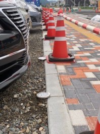 続々と